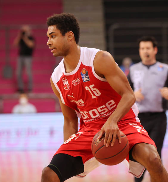 经济与竞技 经济与竞技